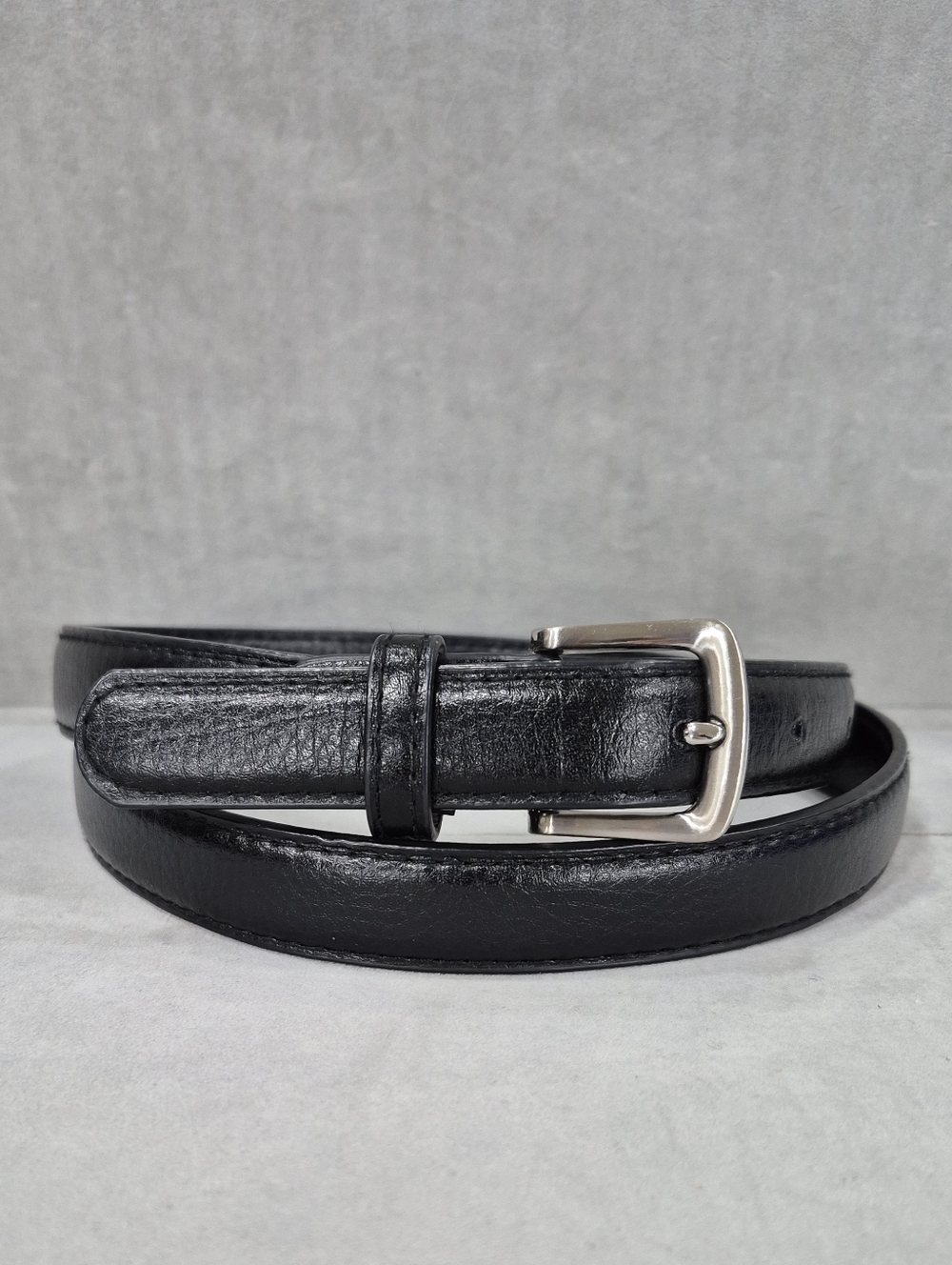 MaiKun belt Women's 44 inches fits size 34-36 black leather square silver buckle